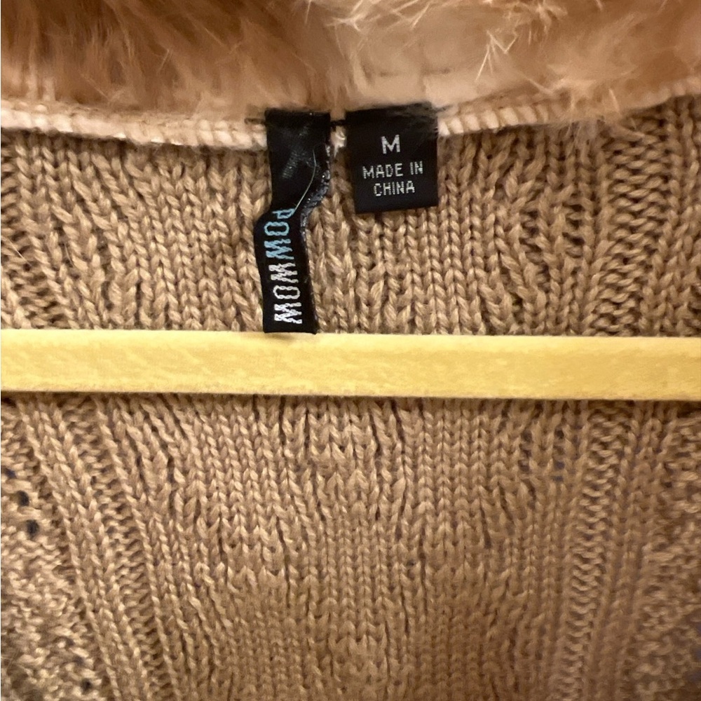 PowWow Wool Blend Cable Knit Cardigan w/Rabbit Fur Collar | M - Picture 9 of 16